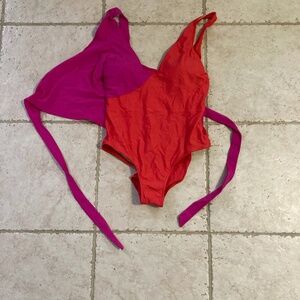 Summersalt One Piece 1 Piece Bathing Suit Swimsuit Size 10